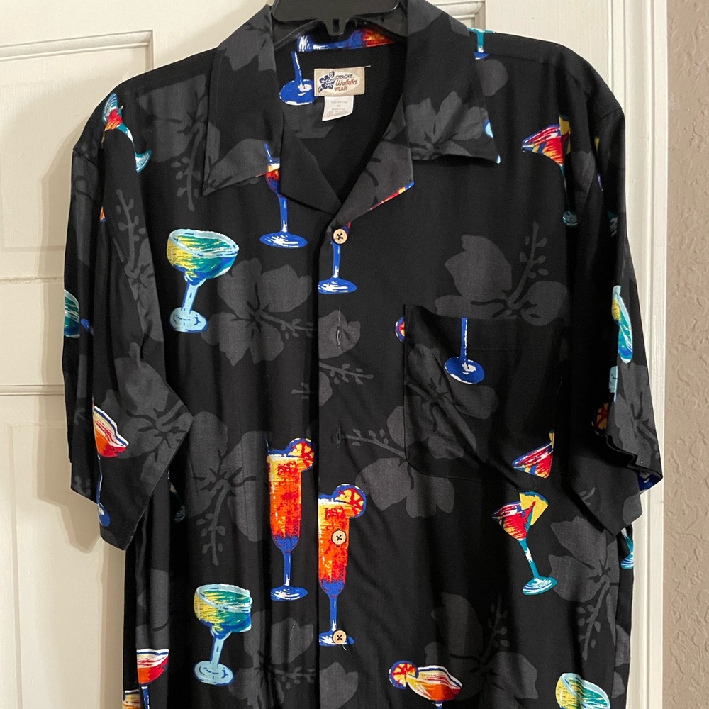 Cherokee black short sleeve cocktail print shirt